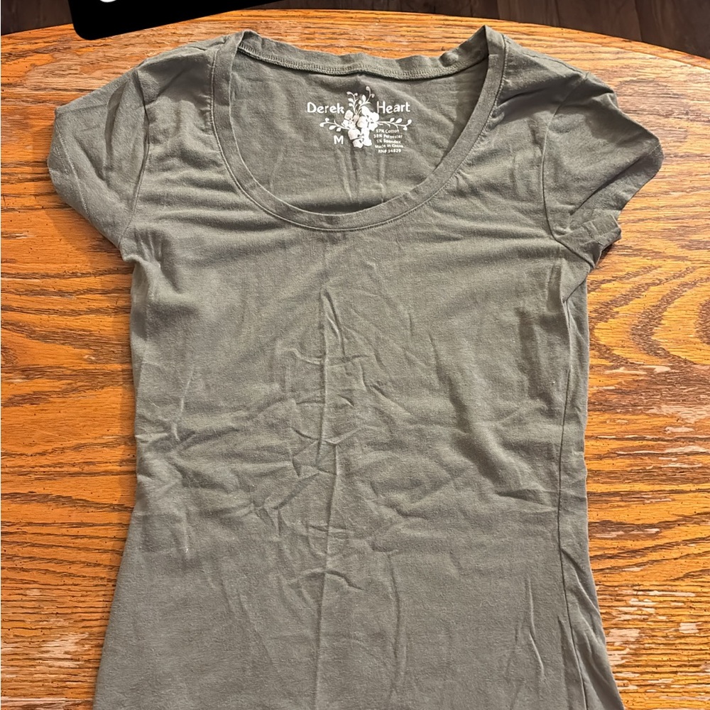 Derek Heart Women's Short Sleeve Olive Tee
